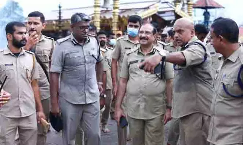 Kerala : पुलिस प्रमुख ने मकरविलक्कु उत्सव को लेकर व्यवस्थाओं की समीक्षा की, 5,000 पुलिसकर्मी रहेंगे तैनात