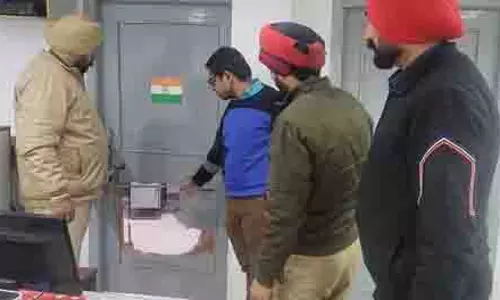 Punjab : दीवार में छेद कर बैंक में सेंध लगाने की कोशिश नाकाम, जाँच में जुटी पुलिस