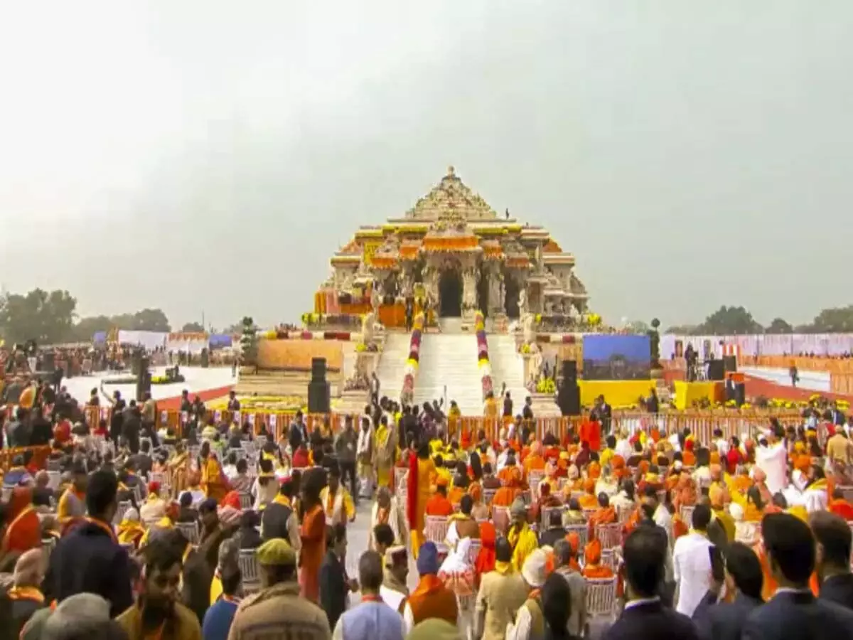 Pratishtha Dwadashi:  रामलला का दिव्य महाभिषेक, मंदिर में उमड़े हजारों श्रद्धालु