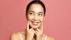 Skin Care: चेहरे का नेचुरल ग्लो रहेगा बरकरार, रोजाना करें ये  काम