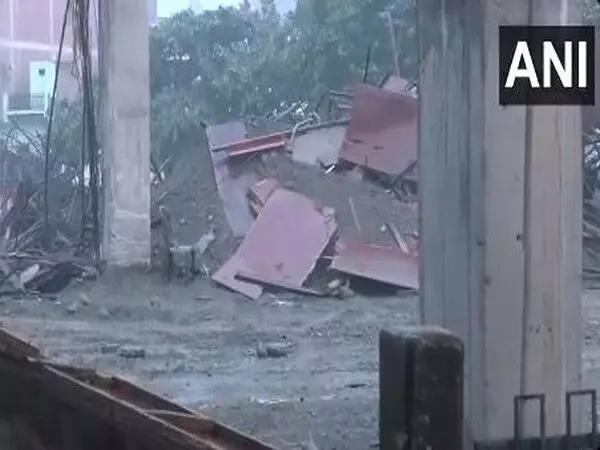 Kannauj railway station पर लिंटिल गिरने की घटना की जांच के लिए पूर्वोत्तर रेलवे ने समिति गठित की