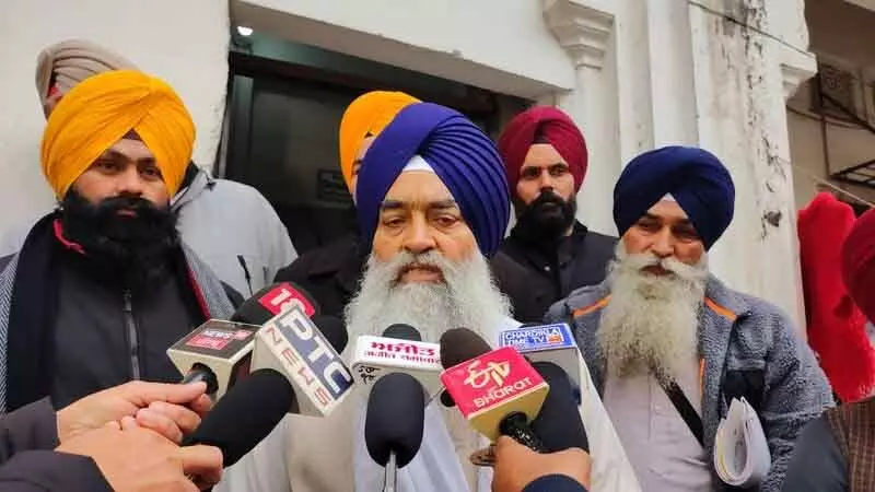 ताजा टकराव में जत्थेदार ने Akali Dal से अकाल तख्त के आदेश को ‘पूरी तरह’ स्वीकार करने को कहा