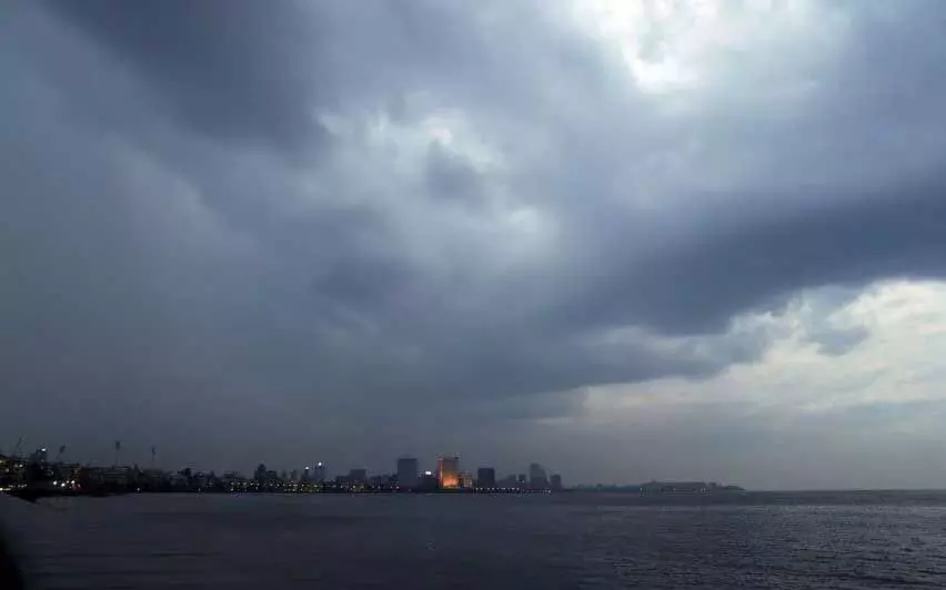 Kerala Weather Update: अगले 5 दिनों के लिए अलग-अलग स्थानों पर भारी बारिश की चेतावनी