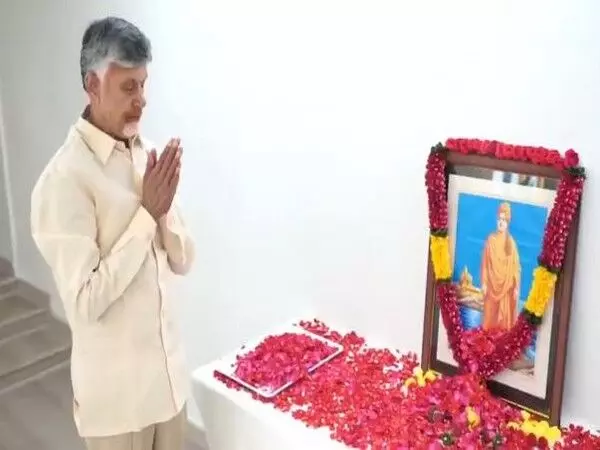 Andhra CM ने राष्ट्रीय युवा दिवस पर स्वामी विवेकानंद को श्रद्धांजलि दी