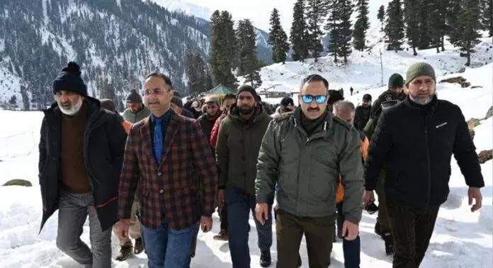 Jammu: डबजान शीतकालीन कार्निवल ने पर्यटकों का खूब ध्यान आकर्षित किया