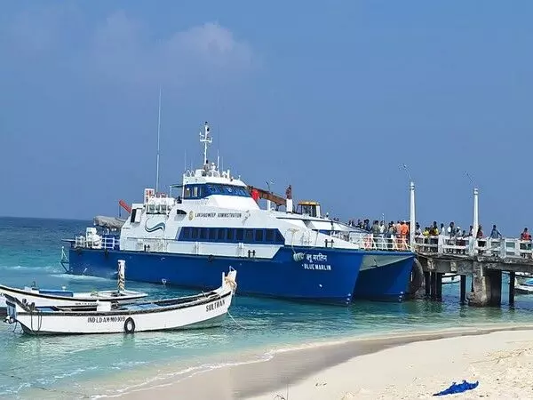 Lakshadweep: पहली बार हाई-स्पीड क्राफ्ट जहाज अमिनी द्वीप के पश्चिमी घाट पर पहुंचा