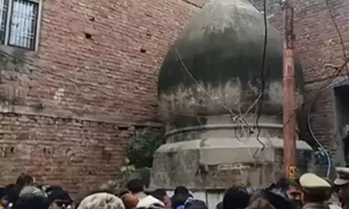 मंदिर में मुस्लिमों ने की पुष्प वर्षा, प्राण प्रतिष्ठा का हुआ आयोजन