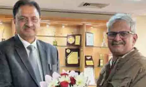सीजीएम नाबार्ड ने जेएंडके बैंक के एमडी और सीईओ से मुलाकात की सीजीएम नाबार्ड ने जेएंडके बैंक के एमडी और सीईओ से मुलाकात की