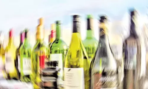 Telangana: तेलंगाना सरकार ने शराब की आपूर्ति के लिए नई कंपनियों को आमंत्रित किया