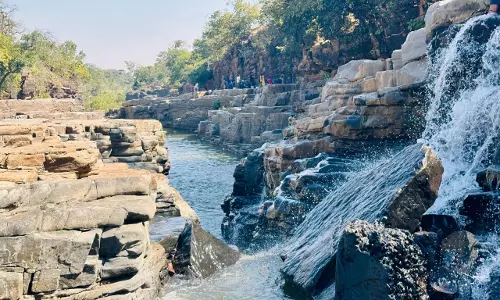 CM विष्णुदेव साय का बेहतरीन प्रयास, छग के पर्यटन को मिल रहा प्रोत्साहन CM विष्णुदेव साय का बेहतरीन प्रयास, छग के पर्यटन को मिल रहा प्रोत्साहन