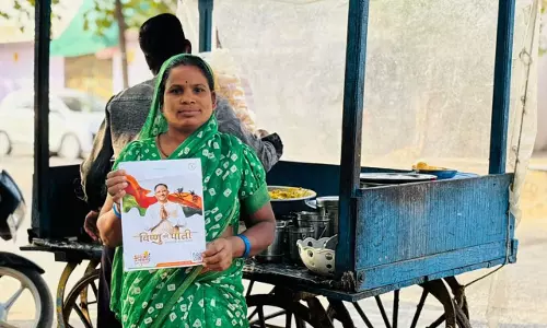 कंचन के लिए सहारा बनी महतारी वंदन योजना, साय सरकार का जताया आभार कंचन के लिए सहारा बनी महतारी वंदन योजना, साय सरकार का जताया आभार