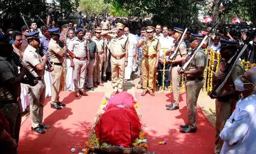 Kerala: गायक पी जयचंद्रन का चेंदमंगलम में राजकीय सम्मान के साथ अंतिम संस्कार किया गया