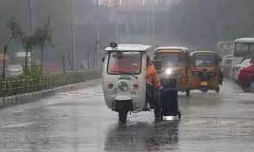 आईएमडी ने तमिलनाडु में भारी बारिश का अनुमान जताया आईएमडी ने तमिलनाडु में भारी बारिश का अनुमान जताया