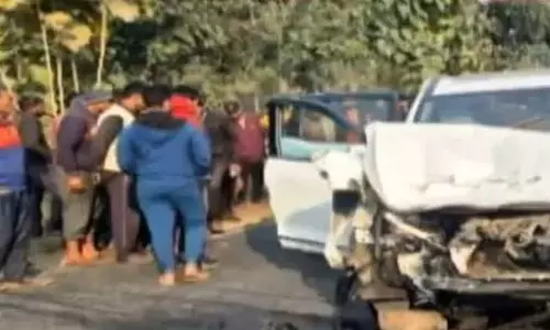 विधायक इंद्र साव की कार दुर्घटनाग्रस्त विधायक इंद्र साव की कार दुर्घटनाग्रस्त