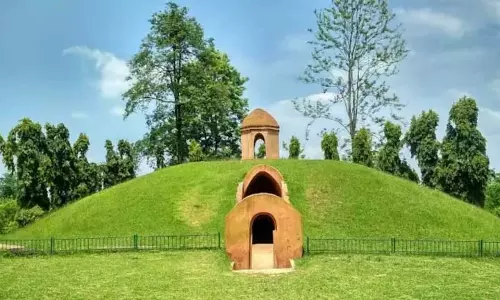 Assam : चराईदेव मैदाम ने उद्घाटन समारोह Assam : चराईदेव मैदाम ने उद्घाटन समारोह