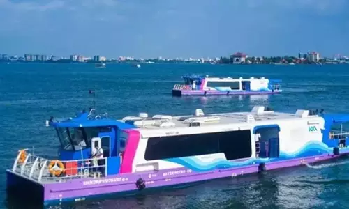 Kochi: केंद्र ने राज्य के विभिन्न हिस्सों में वॉटर मेट्रो शुरू करने की शुरुआत Kochi: केंद्र ने राज्य के विभिन्न हिस्सों में वॉटर मेट्रो शुरू करने की शुरुआत