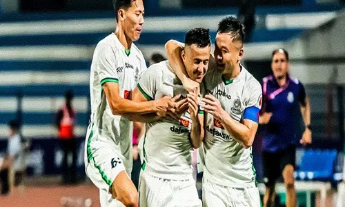 Indian Super League: मोहम्मडन एससी ने बेंगलुरू एफसी पर चौंकाने वाली जीत दर्ज की Indian Super League: मोहम्मडन एससी ने बेंगलुरू एफसी पर चौंकाने वाली जीत दर्ज की