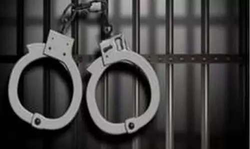 Rourkela कोर्ट में बेरोजगार युवकों को नौकरी दिलाने के नाम पर ठगने के आरोप में दंपत्ति गिरफ्तार Rourkela कोर्ट में बेरोजगार युवकों को नौकरी दिलाने के नाम पर ठगने के आरोप में दंपत्ति गिरफ्तार