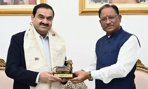गौतम अडानी और सीएम विष्णुदेव साय की हुई मुलाकात गौतम अडानी और सीएम विष्णुदेव साय की हुई मुलाकात
