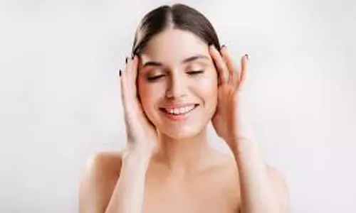 Skin Care: रात को सोने से पहले नारियल तेल लगाने से मिलेंगे ये अन्य फायदे Skin Care: रात को सोने से पहले नारियल तेल लगाने से मिलेंगे ये अन्य फायदे