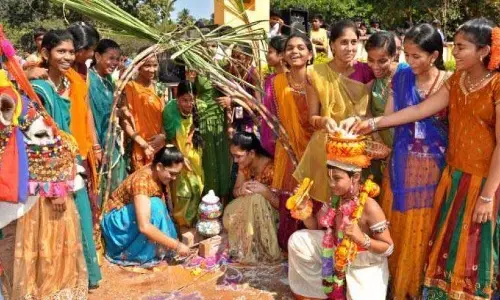 AP: कुर्नूल-नंदयाल में संक्रांति समारोह सादगी और परंपरा पर केंद्रित AP: कुर्नूल-नंदयाल में संक्रांति समारोह सादगी और परंपरा पर केंद्रित
