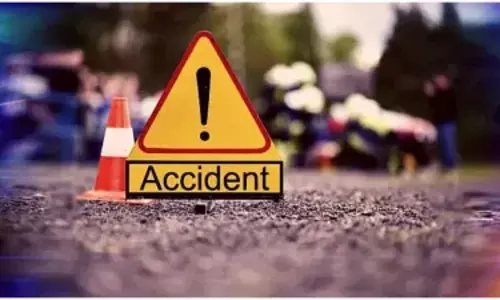 Odisha: तेलंगाना में उड़िया मजदूरों को ले जा रही एक और बस दुर्घटनाग्रस्त Odisha: तेलंगाना में उड़िया मजदूरों को ले जा रही एक और बस दुर्घटनाग्रस्त