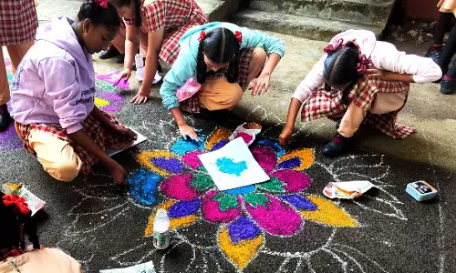 संक्रांति से पहले, Vizag स्कूल परिसर रंगोली से सजाए गए