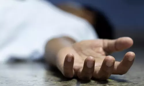 Kerala: लॉज में पड़ोसी की हत्या के बाद व्यक्ति ने आत्महत्या कर ली Kerala: लॉज में पड़ोसी की हत्या के बाद व्यक्ति ने आत्महत्या कर ली