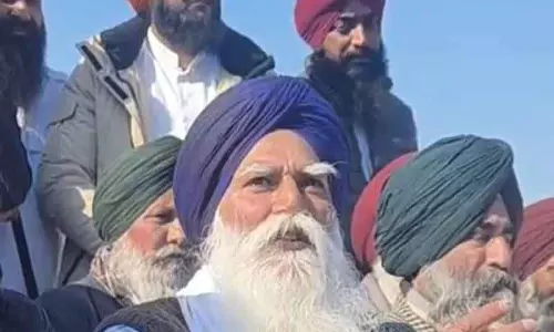 अकालियों ने अपने आदर्श त्याग दिए, Amritpals father