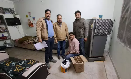 महावीर नगर रायपुर में MP ब्रांड की शराब बेचने वाला गिरफ्तार महावीर नगर रायपुर में MP ब्रांड की शराब बेचने वाला गिरफ्तार