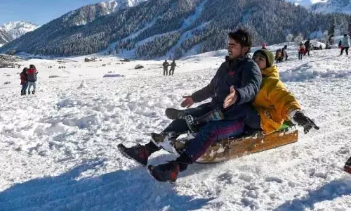Jammu: सुरंग खुलने से सोनमर्ग में शीतकालीन पर्यटन की उम्मीदें जगी