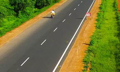 एमसीबी : राष्ट्रीय सड़क सुरक्षा माह के अवसर पर जिले में वाहन चालकों को किया गया जागरूक एमसीबी : राष्ट्रीय सड़क सुरक्षा माह के अवसर पर जिले में वाहन चालकों को किया गया जागरूक