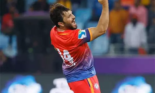 दुबई कैपिटल्स ने ILT20 Season 3 के पहले मैच में MI एमिरेट्स को एक रन से हराया