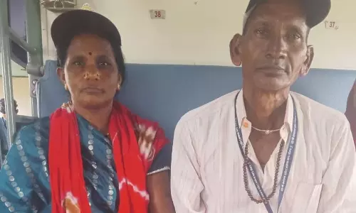 मुफ्त में तीर्थ यात्रा करा रही साय सरकार, पति संग रामाबाई ने किया रामलला का दर्शन मुफ्त में तीर्थ यात्रा करा रही साय सरकार, पति संग रामाबाई ने किया रामलला का दर्शन