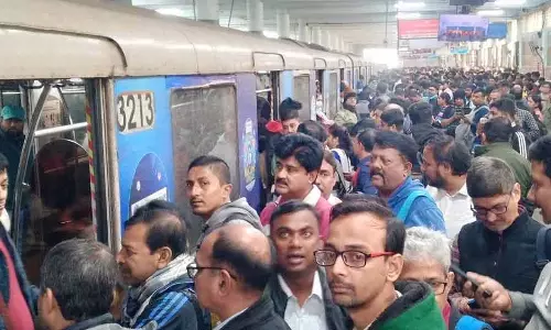 Kolkata: भीड़भाड़ से निपटने के लिए सात अतिरिक्त जोड़ी मेट्रो चलाई जाएंगी