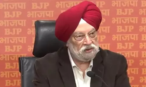 चुनावी वादों के बारे में सवाल पूछे जाने पर केजरीवाल ने ध्यान भटकाया: Minister Puri चुनावी वादों के बारे में सवाल पूछे जाने पर केजरीवाल ने ध्यान भटकाया: Minister Puri