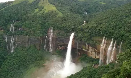 Meghalaya सरकार सोहरा जिले के उन्नयन की समयसीमा को लेकर अनिश्चितता का सामना कर रही Meghalaya सरकार सोहरा जिले के उन्नयन की समयसीमा को लेकर अनिश्चितता का सामना कर रही