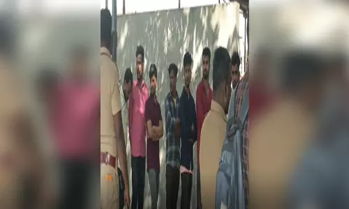 पुलिस ने फर्जी पहचान पत्र के साथ 31 बांग्लादेशियों को किया गिरफ्तार, VIDEO पुलिस ने फर्जी पहचान पत्र के साथ 31 बांग्लादेशियों को किया गिरफ्तार, VIDEO