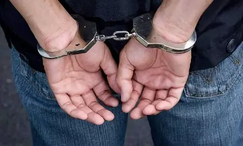 Manipur : इंफाल हवाई अड्डे पर 31.68 किलोग्राम गांजा के साथ दो लोग गिरफ्तार