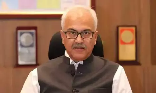 Manipur के राज्यपाल और सीआरपीएफ अधिकारियों ने राज्य में स्थिति और परिचालन गतिविधियों पर चर्चा की Manipur के राज्यपाल और सीआरपीएफ अधिकारियों ने राज्य में स्थिति और परिचालन गतिविधियों पर चर्चा की