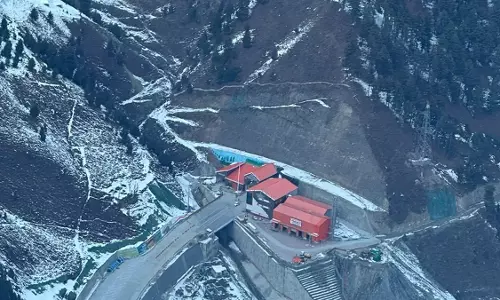 Z-Morh tunnel से सोनमर्ग पूरे साल पर्यटन के लिए खुला रहेगा- उमर अब्दुल्ला Z-Morh tunnel से सोनमर्ग पूरे साल पर्यटन के लिए खुला रहेगा- उमर अब्दुल्ला