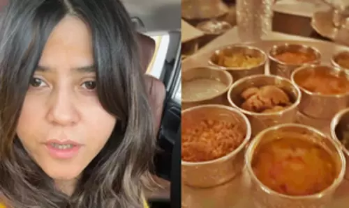 Ekta Kapoor ने राजस्थानी थाली का लुत्फ़ उठाया, कहा 2000 कैलोरी Ekta Kapoor ने राजस्थानी थाली का लुत्फ़ उठाया, कहा 2000 कैलोरी
