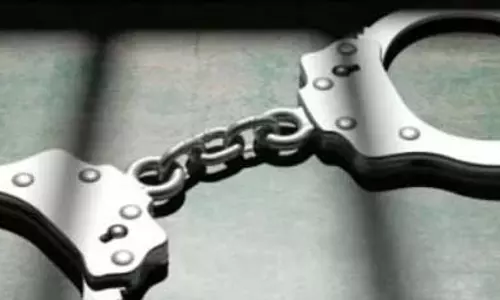 Kerala : अश्लील तरीके से बात करने पर बस चालक और क्लीनर पर मामला दर्ज Kerala : अश्लील तरीके से बात करने पर बस चालक और क्लीनर पर मामला दर्ज