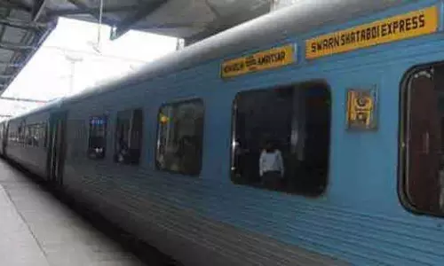 Chandigarh: खराब मौसम के बीच शताब्दी, ऊंचाहार एक्सप्रेस की धीमी गति जारी Chandigarh: खराब मौसम के बीच शताब्दी, ऊंचाहार एक्सप्रेस की धीमी गति जारी