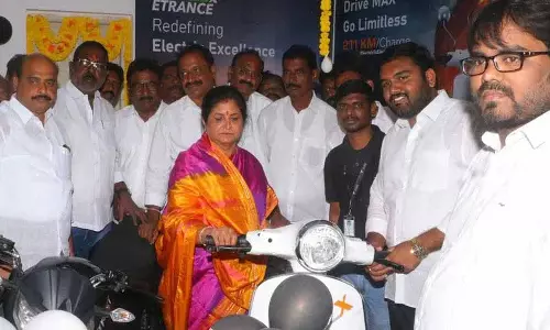 इलेक्ट्रिक बाइक निर्माता प्योर ईवी ने Khammam में शोरूम खोला इलेक्ट्रिक बाइक निर्माता प्योर ईवी ने Khammam में शोरूम खोला