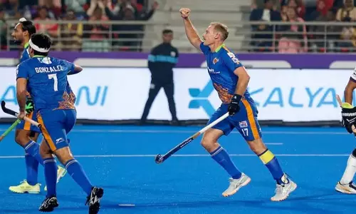 HIL 2024-25: हैदराबाद टूफैंस ने कलिंगा लांसर्स को 5-1 से हराया, दूसरे स्थान पर पहुंची HIL 2024-25: हैदराबाद टूफैंस ने कलिंगा लांसर्स को 5-1 से हराया, दूसरे स्थान पर पहुंची