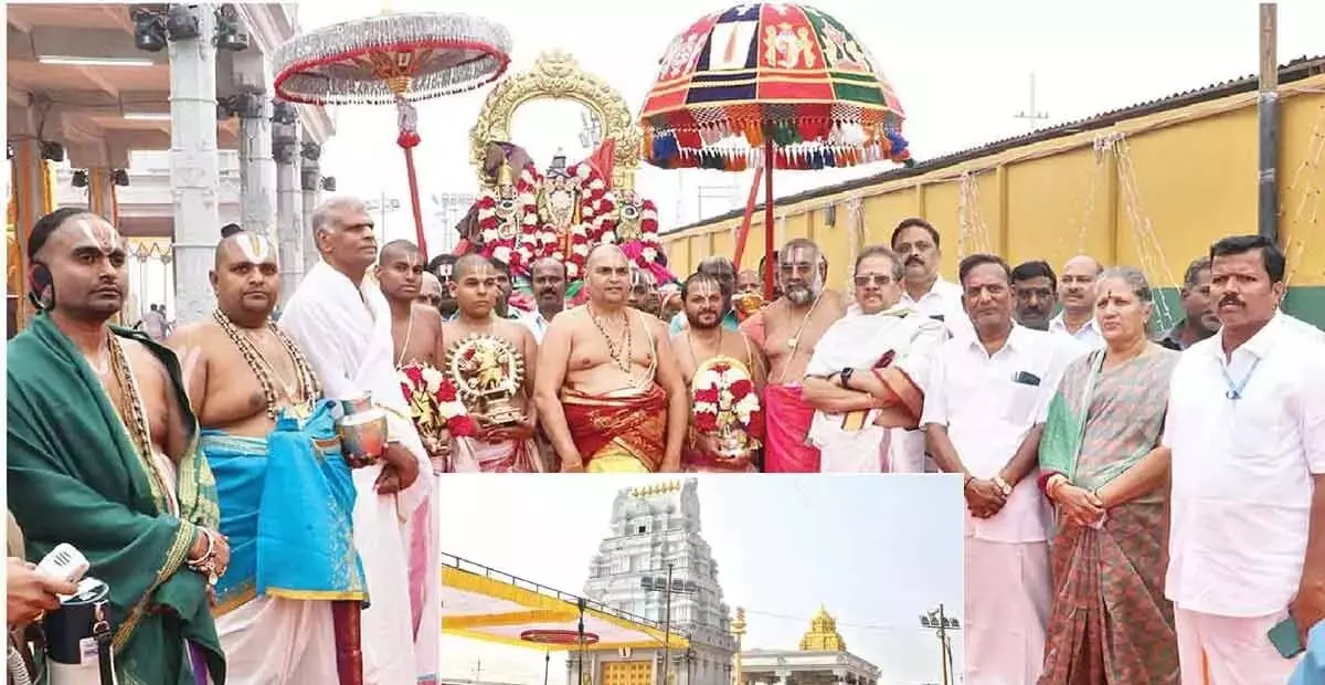 Andhra: महाकुंभ मेले में श्रीवारी मंदिर की प्रतिकृति खोली गई