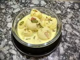 Carrot Rasmalai: मुंह में घुलने वाली टेस्टी मिठाई