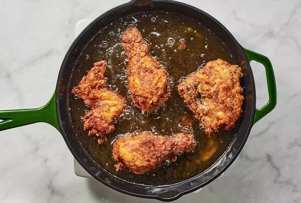 Recipe:  अब घर पर बनाएं KFC स्टाइल फ्राइड चिकन