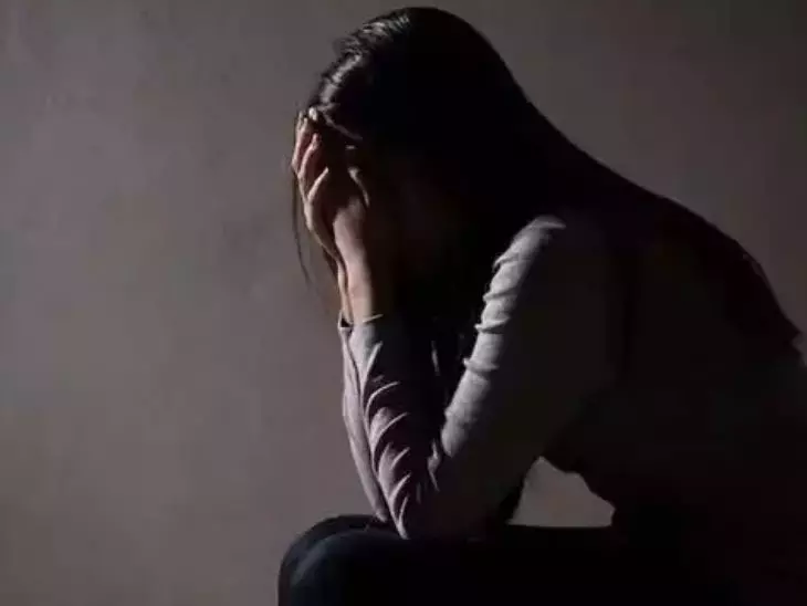 IAS अफसर के खिलाफ पत्नी ने मारपीट, दहेज मांगने का आरोप लगाया, मचा हड़कंप IAS अफसर के खिलाफ पत्नी ने मारपीट, दहेज मांगने का आरोप लगाया, मचा हड़कंप